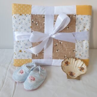 Stutzi Design Hand Made Honey Bee Quilt Bundle